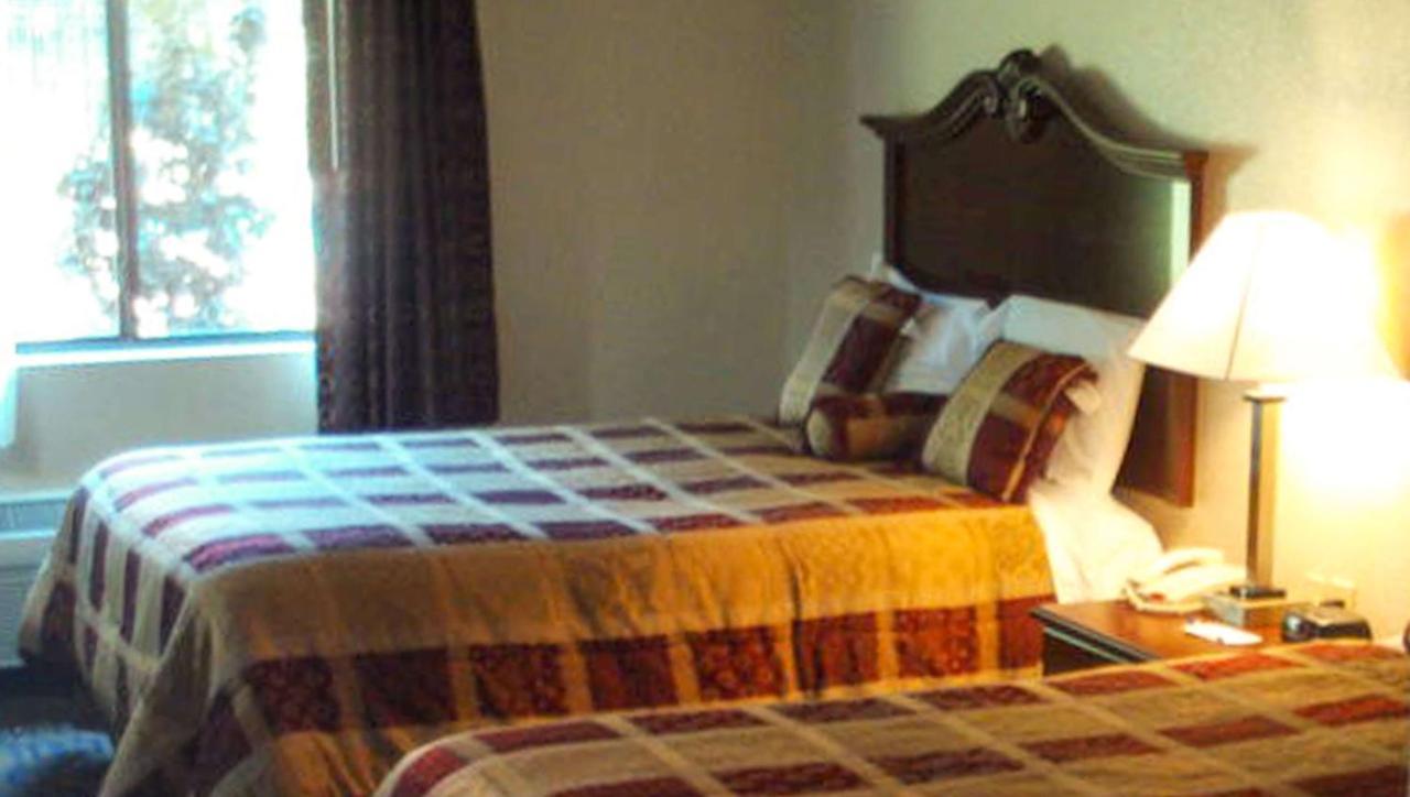 Western Motel Inn And Suites Hazelhurst Hazlehurst Экстерьер фото