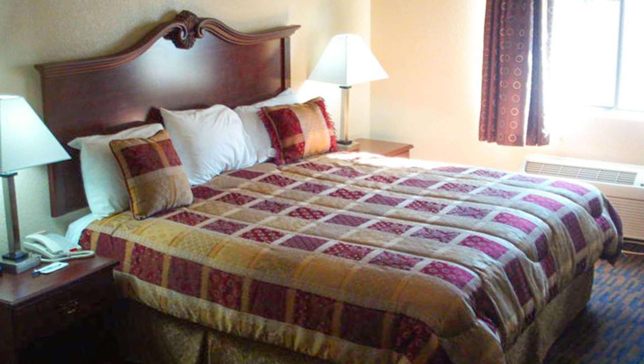 Western Motel Inn And Suites Hazelhurst Hazlehurst Экстерьер фото