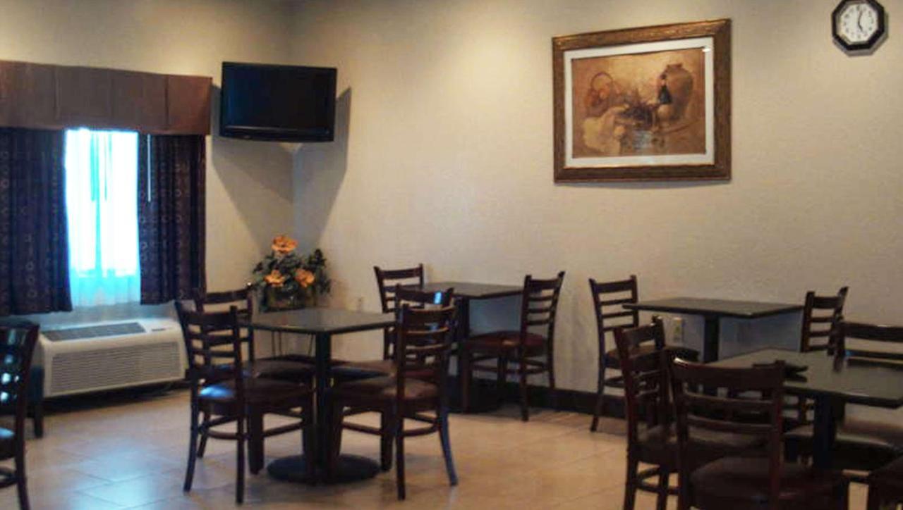 Western Motel Inn And Suites Hazelhurst Hazlehurst Экстерьер фото