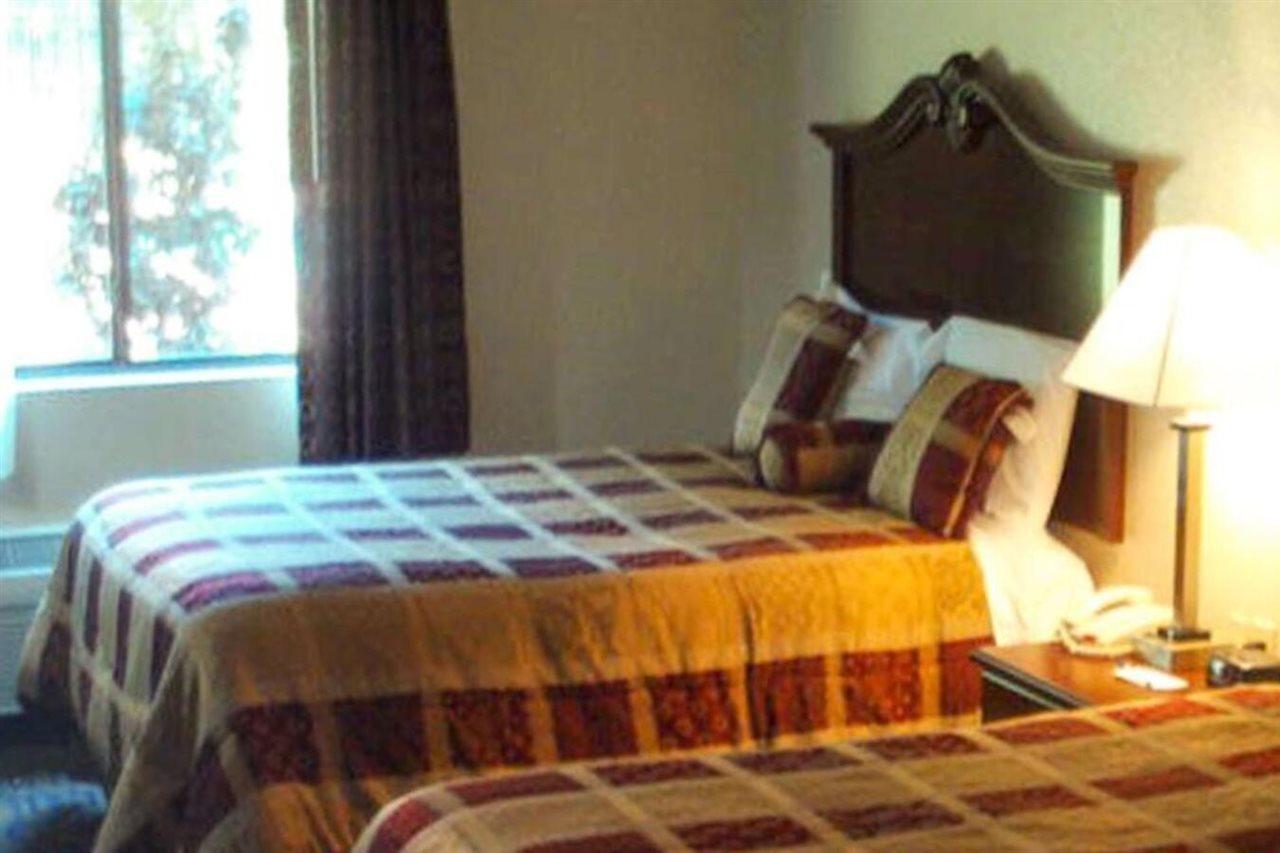 Western Motel Inn And Suites Hazelhurst Hazlehurst Экстерьер фото